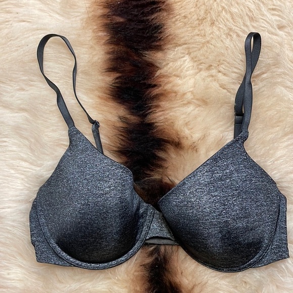 Victoria’s Secret Gray Uplift Bra - Picture 1 of 6
